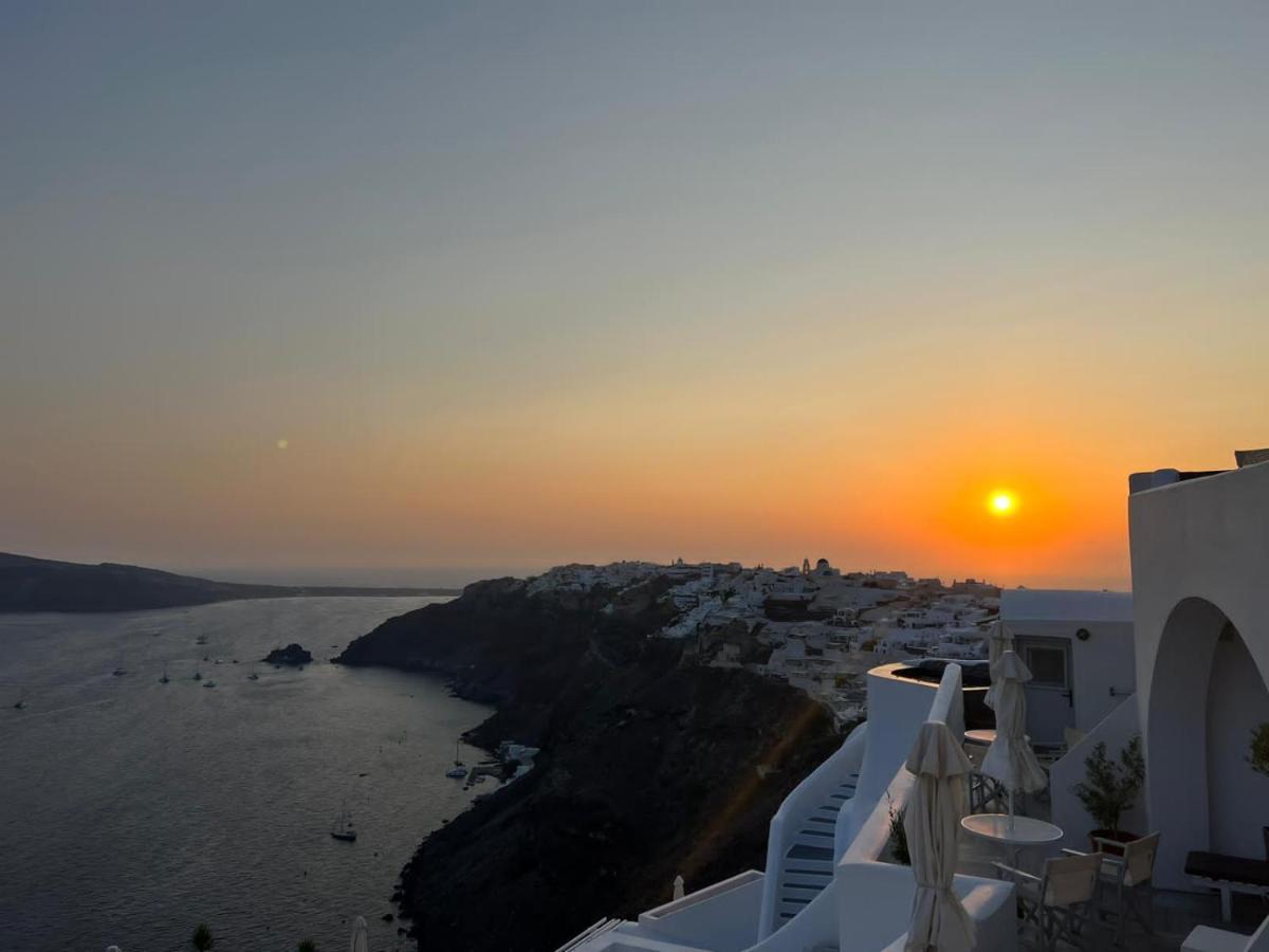 Captain John Villas Oia - Caldera & Sunset View Buitenkant foto